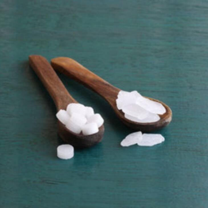 High-Quality Camphor and Edible Camphor